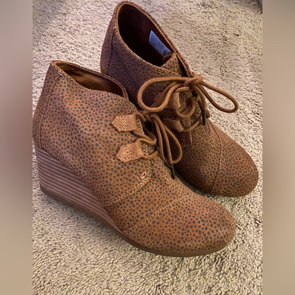 TOMS booties - Picture 1 of 5